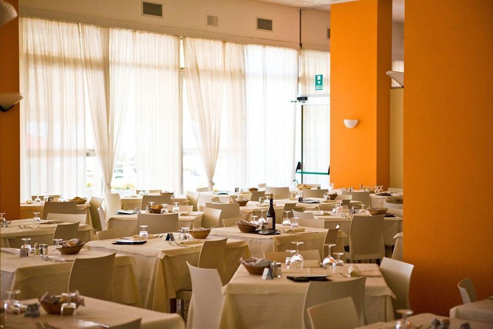 Hotel Astor Lido di Jesolo Exterior photo