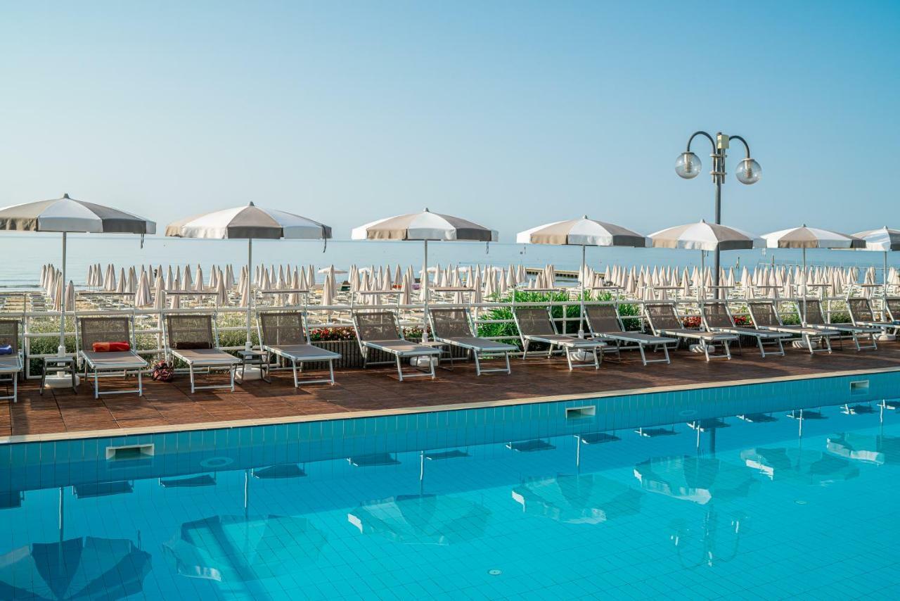 Hotel Astor Lido di Jesolo Exterior photo